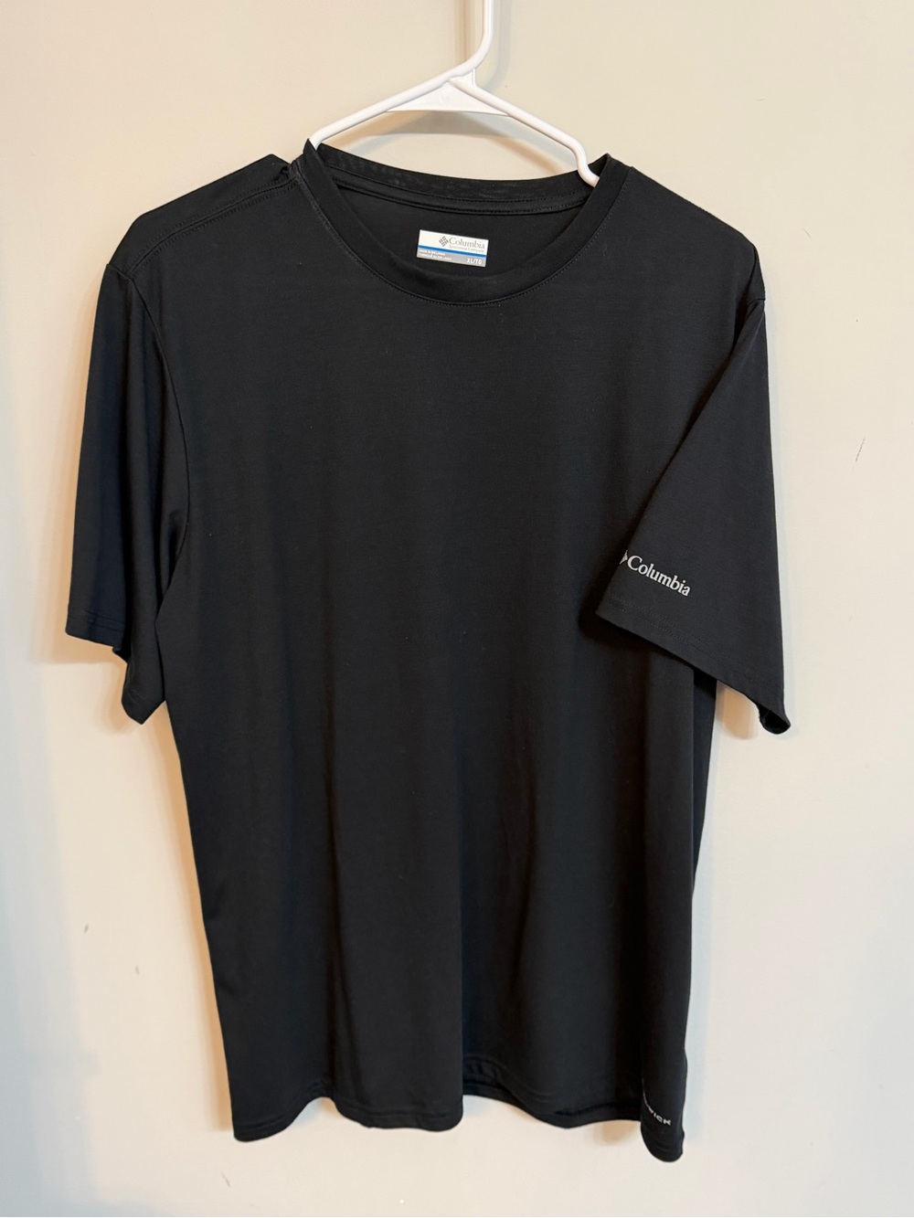 Columbia Black Short-Sleeve Crew Neck Performance Tee